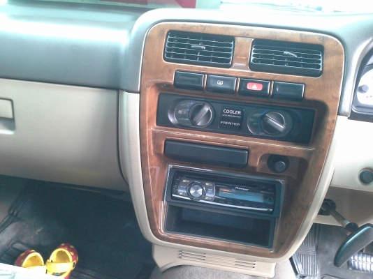 นิสสันฟรอนเทียร์ปี2004(รถบ้านเเท้)