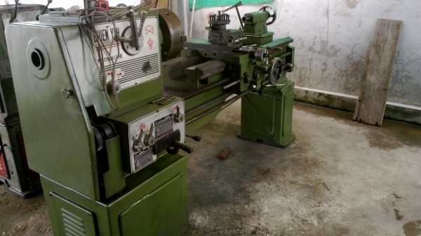 แท่นกลึง 6  ฟุต 3 เพลา เกียร์บล็อก พร้อมใช้ ด่วน !!!!85,000