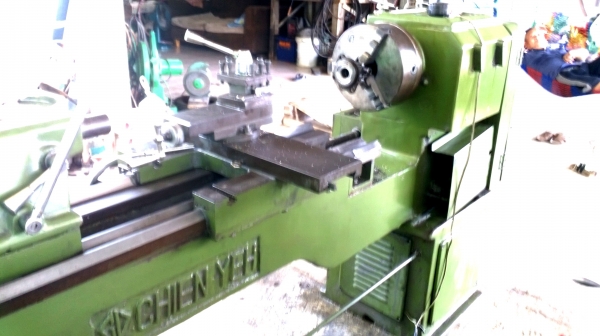 แท่นกลึง 6  ฟุต 3 เพลา เกียร์บล็อก พร้อมใช้ ด่วน !!!!85,000