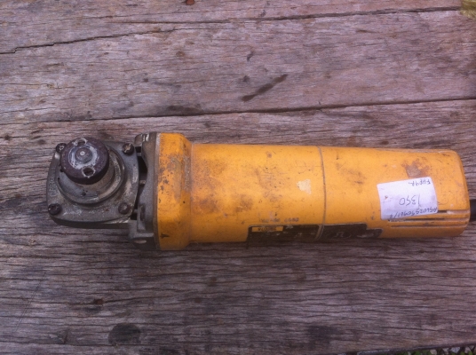 เครื่องเจียร์ DeWALT ขนาด 4 นิ้ว เป็นสูดยอดของเครื่องมือที่ทนที่สุด แรงดี ทำงานต่อเนื่องได้นานมาก ถ้าใครได้ใช้ยี่ห้อนี้รับรองจะไม่ผิดหวัง