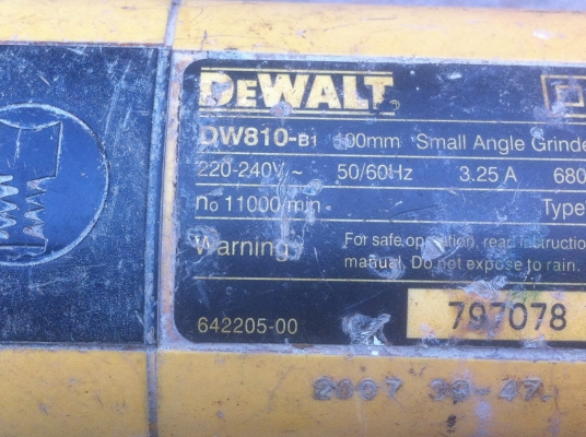 เครื่องเจียร์ DeWALT ขนาด 4 นิ้ว เป็นสูดยอดของเครื่องมือที่ทนที่สุด แรงดี ทำงานต่อเนื่องได้นานมาก ถ้าใครได้ใช้ยี่ห้อนี้รับรองจะไม่ผิดหวัง