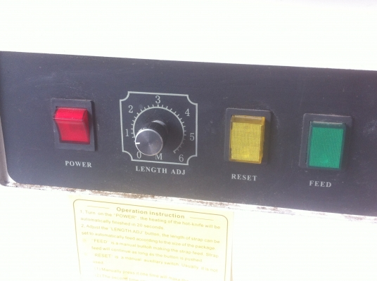 เครื่องรัดและแพ็คของด้วยสายรัด GOLDENPACK ใช้รัดกล่องหรือชิ้นงานต่างๆ ปรับระดับการดึงรัดได้ ทำงานได้เร็ว ประหยัดไฟ และเวลา คุณภาพการทำงานดี