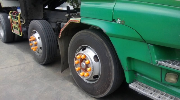 ขายรถพ่วง 24 ล้อ 2 เพลา แม่-ลูก ขายถูกๆกระบะเนียมคอกเกษตรดั้ม ISUZU GlGA เครื่อง 6WA1-350 แรง รถสวย จัดแน้นได้ สนใจโทร