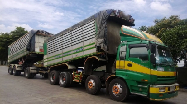 ขายรถพ่วง 24 ล้อ 2 เพลา แม่-ลูก ขายถูกๆกระบะเนียมคอกเกษตรดั้ม ISUZU GlGA เครื่อง 6WA1-350 แรง รถสวย จัดแน้นได้ สนใจโทร