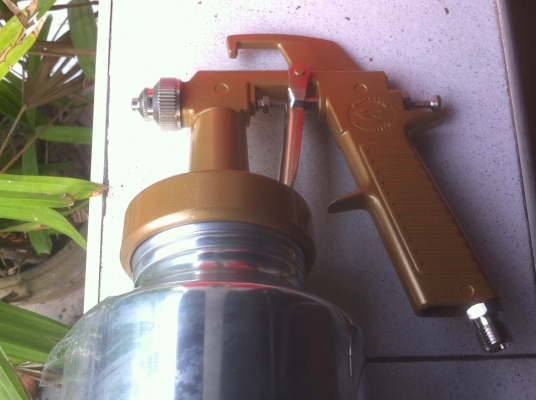 กาพ่นสี่ SWALLOW แบบกระป๋องล่าง กาพ่นสีทอง ของใหม่อุปกรร์ครบ พร้อมใช้งานตามภาพที่ภ่ายเลย