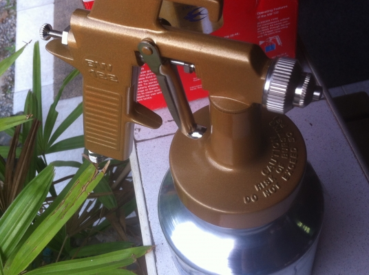 กาพ่นสี่ SWALLOW แบบกระป๋องล่าง กาพ่นสีทอง ของใหม่อุปกรร์ครบ พร้อมใช้งานตามภาพที่ภ่ายเลย