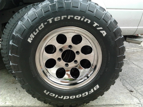 Max + BF Mud 265/75/16 ปี10 สวยๆ 1ชุด