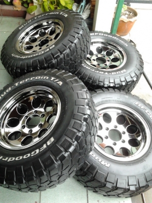 Max + BF Mud 265/75/16 ปี10 สวยๆ 1ชุด