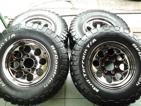 Max + BF Mud 265/75/16 ปี10 สวยๆ 1ชุด