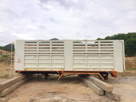 กระบะดั้มพ์  10 ล้อ ยกลงจากรถอีซูซุ 270