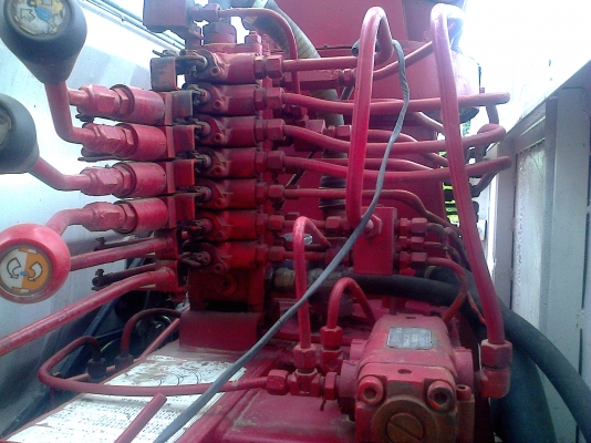 หกล้อ HiNo-FB-พร้อมเครนUNIC3ตัน พร้อมใช้งาน ทะเบียนชุดโอนพร้อม