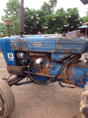 แทรกเตอร์ฟอร์ด6600แท้ ที 3 เครื่องยังไม่หลวม เกียรดี เฟืองท้ายดี ขายพร้อมผานดันหน้า และผาน4 ด้านหลัง