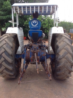 แทรกเตอร์ฟอร์ด6600แท้ ที 3 เครื่องยังไม่หลวม เกียรดี เฟืองท้ายดี ขายพร้อมผานดันหน้า และผาน4 ด้านหลัง