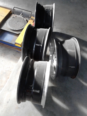 แม๊ก 4x4   4 WD  ขนาด 6 รู ขอบ 15  ( 7.5JX15 )  ขายชุด 4 วง  TEL.081-427-3941