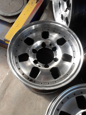 แม๊ก 4x4   4 WD  ขนาด 6 รู ขอบ 15  ( 7.5JX15 )  ขายชุด 4 วง  TEL.081-427-3941