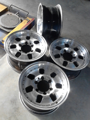 แม๊ก 4x4   4 WD  ขนาด 6 รู ขอบ 15  ( 7.5JX15 )  ขายชุด 4 วง  TEL.081-427-3941