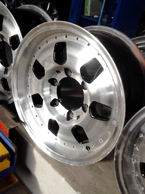 แม๊ก 4x4   4 WD  ขนาด 6 รู ขอบ 15  ( 7.5JX15 )  ขายชุด 4 วง  TEL.081-427-3941