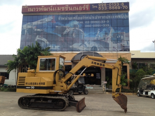 รถขุด DH200 ขนาดเท่า 30 ยี่ห้อ Mitsubishi  4 สูบ สอบถามรายละเอียดได้ที่คุณชุมพล 086-0044333