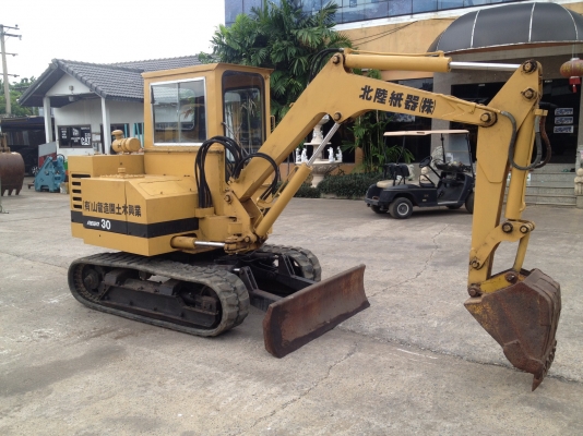 รถขุด DH200 ขนาดเท่า 30 ยี่ห้อ Mitsubishi  4 สูบ สอบถามรายละเอียดได้ที่คุณชุมพล 086-0044333