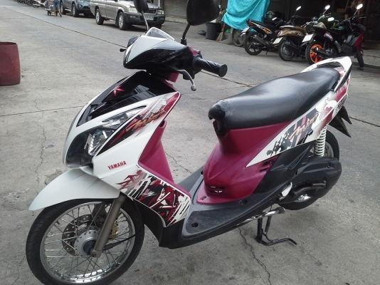 Mio ไฟตาคู่ ปี 52 สีแดง ดำ ขาว   เครื่องเดิมๆ  มีเล่มเอกสารครบ ไม่มีควัน ไม่หลวม