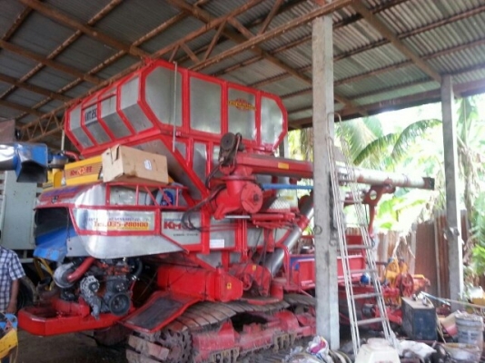 ขายรถเกี่ยวข้าวศักดิ์พัฒนา KM 48 อุ้ม2.5ตัน เครื่อง6HH1 TERBO ตัวเดิน12 ปั้มไดกิ้น 23 สภาพพร้อมใช้งาน สนใจโทร 090-8588220คุณนะ