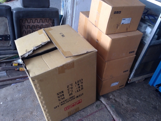 ขายโคมไฟ High Bay ขนาด 250 W ของใหม่แกะกล่อง ไม่เคยใช้งาน เส้นผ่านศูนย์กลาง 18 นิ้ว มี 7 ชุด ครับ