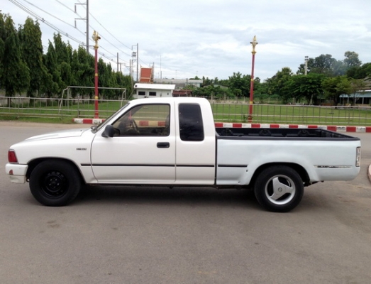 ขาย Toyota Hilux Mighty-x 2.5 ปี95สภาพพร้อมใช้งาน