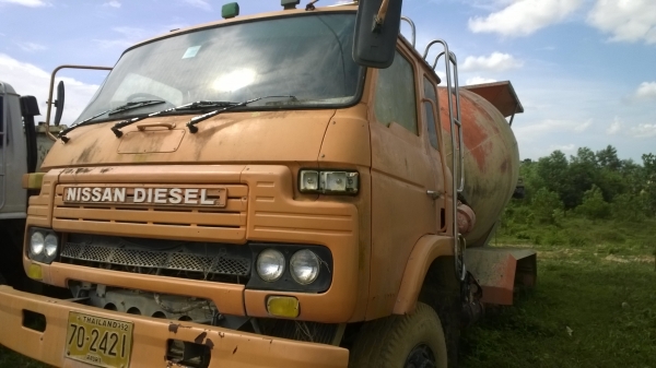 รถโม่ปูน6คิว ดีเซล6สูบ NISSAN UD CWM51M คัสซีใหญ่  หัวสวยไม่ผุ ยางครบ เล่มพร้อม ม.79ไว้