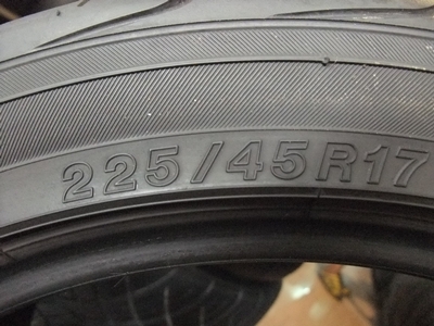 ยาง Yokohama 225/45/17 ปี 12