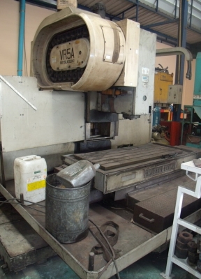 ขายถูก CNC M/C MITSUI SEIKI VR5A ระยะวิ่ง 1,100 x 650 mm. FANUC 6M BT50 เครื่องแข็งแรง กัดงานได้ดี ยังฟิตยังคุมค่างานได้ดี