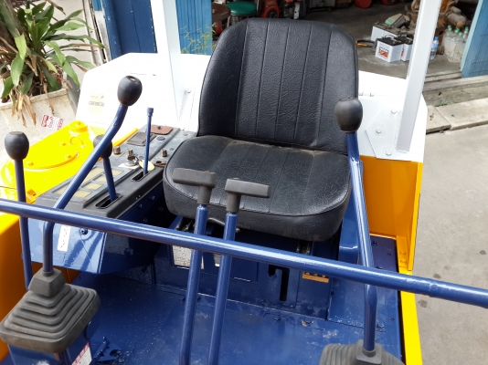 ขาย รถขุด KOMATSU รุ่น PC30-6-แทร็กเหล็ก มือสองญี่ปุ่น