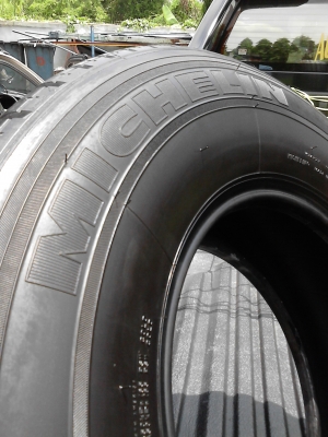 215R15C MICHELIN XCD   ทั้ง 2 เส้นไม่มีปะ ใหม่ๆ   TEL.081-427-3941