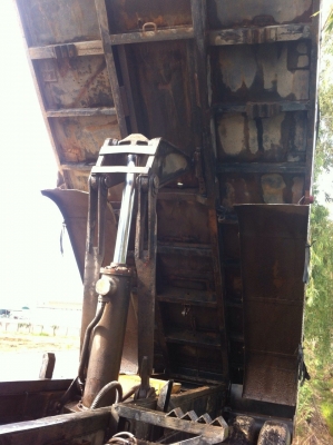 ขายด่วนกระบะดัมพ์อลูมิเนียมพร้อมอุปกรณ์ครบชุดสวยๆครับ(ทีมงานรถคุณภาพ)