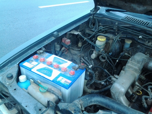 NISSAN BIG m 2.5 เครื่องแดง กันร้อนเดิม ปี37 จอเหลี่ยม แอร์มี ภาษีขาด57