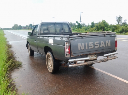 NISSAN BIG m 2.5 เครื่องแดง กันร้อนเดิม ปี37 จอเหลี่ยม แอร์มี ภาษีขาด57