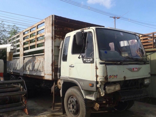 ขายรถบรรทุกสิบล้อดัมพ์ HINO 3H เครื่องเดิม 195 แรง 2 เพลา กระบะดัมพ์สามมิตร รถจอดนาน ทะเบียนม.79