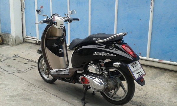 Honda scoopy i ปี 52 สีดำ น้ำตาล ล้อแม็ค ราคา18900