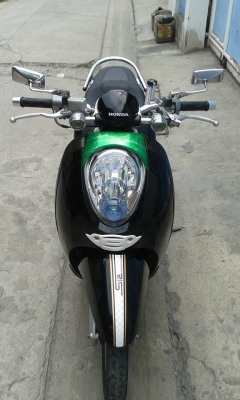 Honda scoopy i ปี 52 สีดำ น้ำตาล ล้อแม็ค ราคา18900