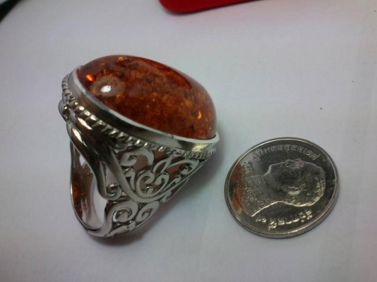 แหวนเงินพลอยอ้มพัน