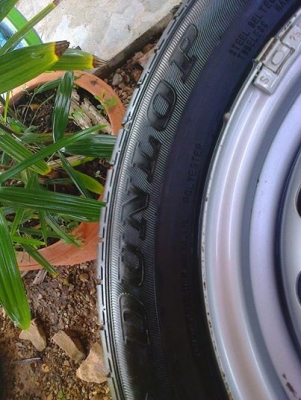 ยางดันลอบ16565R14สวยๆดอกเต็ม4เส้นปี12ขอ1500ขายเลย