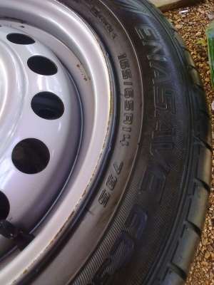 ยางดันลอบ16565R14สวยๆดอกเต็ม4เส้นปี12ขอ1500ขายเลย