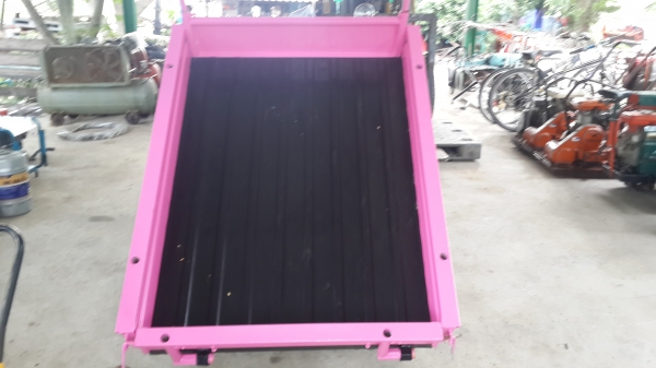 รถบรรทุกการเกษตรและก่อสร้าง