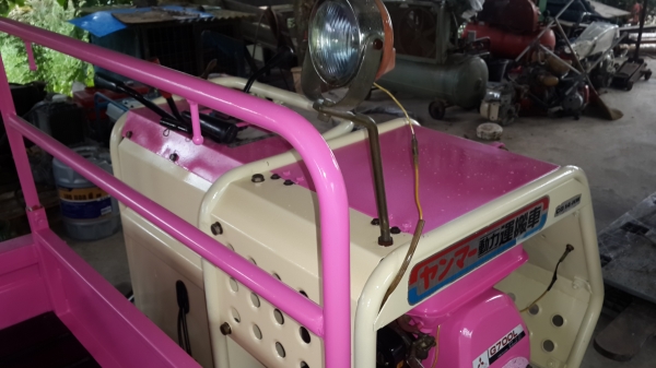 รถบรรทุกการเกษตรและก่อสร้าง