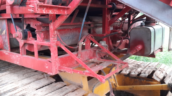 ขายรถเกี่ยวไอ้หนุ่มไวไฟ เกษตรพัฒนาปี50 ตัวเดิน12HT 6HH1TURBO  สภาพ ใช้งานได้