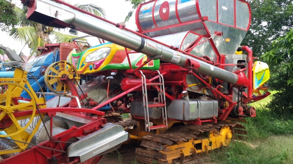 ขายรถเกี่ยวไอ้หนุ่มไวไฟ เกษตรพัฒนาปี50 ตัวเดิน12HT 6HH1TURBO  สภาพ ใช้งานได้