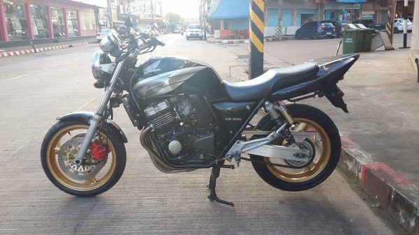 มาใหม่คับ ขายคับ HONDA CB400 ปี94 อินวอยส์ สรรพสามิตร ของแต่งเต็ม ท้ายแต่งเทค1 ท่อแต่ง มือเบรคแต่งพับได้ กระจกแต่ง rizoma ปลอกแฮนด์แต่ง แฮนด์บาร์ สวยๆ คับ ราคา 69500 บาท ส่งได้ทั่วไทยคับ สนใจติดต่อ 081-0578282 ไอดีไลน์ POPBIGBIKESAKON คับ สนใจรถสวย ถูก ดี