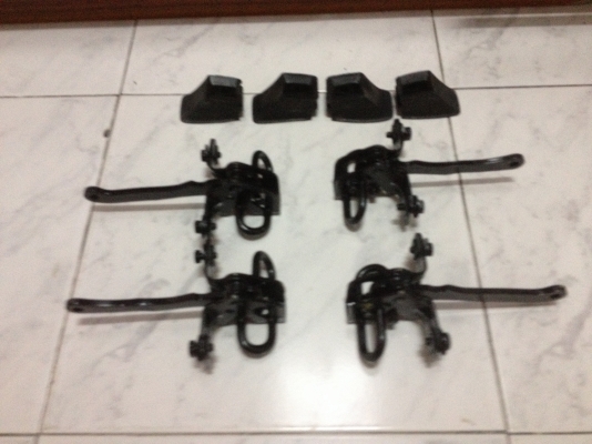 ขายกันเลย bmw e30 แท้4ประตู สีดำ 4ตัว ราคา500บาท โทร0924462525โส