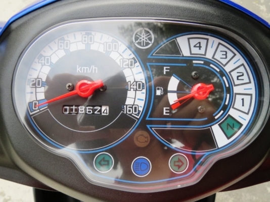 2014 Yamaha Spark 115i  หัวฉีด  สตาร์ทมือ เดิมดีไม่มีบิวด์ เพียง 27,900 บาทเท่านั้น