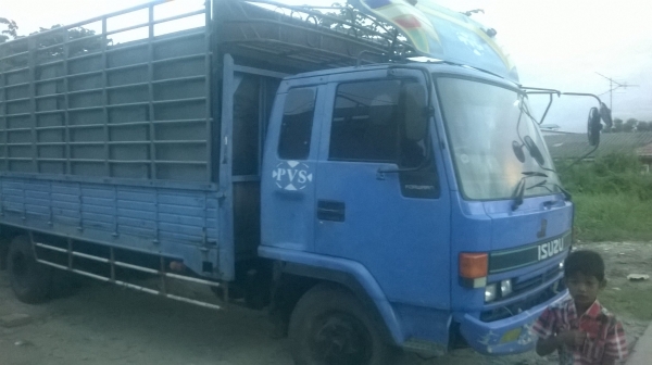 ขาย6ล้ออีซูซุ   ISUZU โทร 0948379500 หรือ0815711261