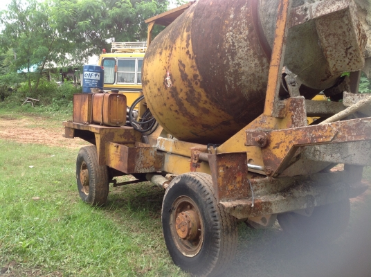 ขาย((285.000))รถโม่ปูน แบบตักหินตักทรายขึ้นเอง ขับเคลื่อน4x4เก่านอก ขาย((285.000))รถโม่ปูน แบบตักหินตักทรายขึ้นเอง ขับเคลื่อน4x4เก่านอก